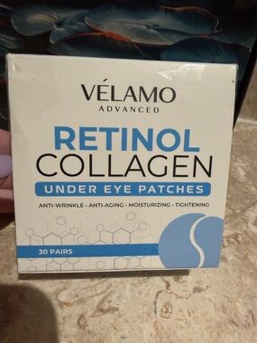 Retinol Collagen Under Eye Patches - White and Blue